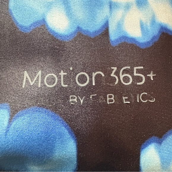 Fabletics Motion365+ Blue Floral Leggings XS XXS Estimated - Picture 3 of 3